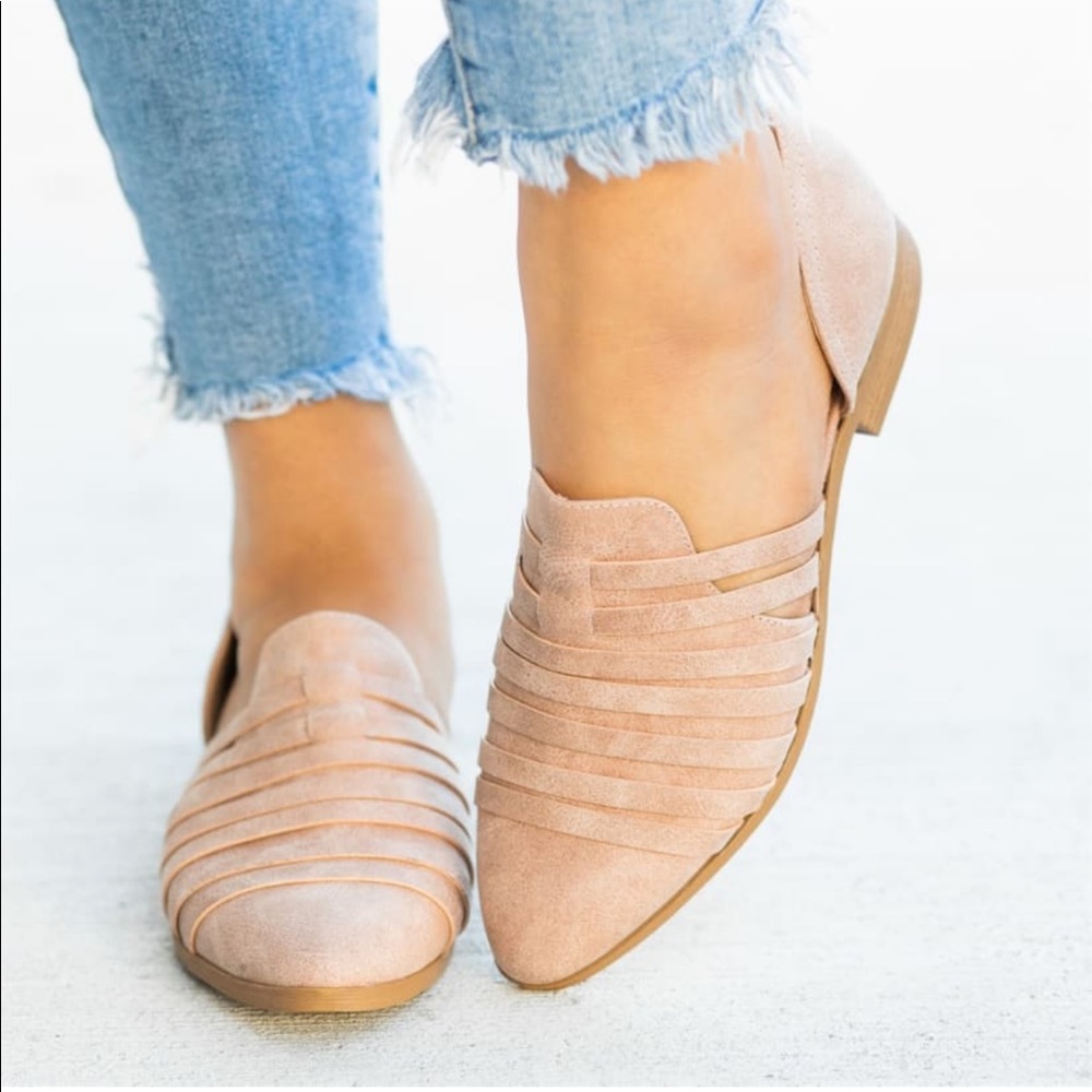 😍 Strappy Woven Almond Toe Flats - Picture 2 of 7
